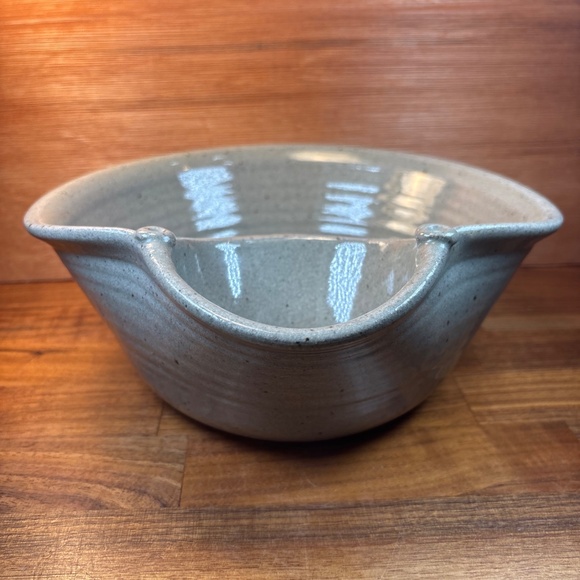 Studio Pottery Chip & Dip Bowl Primitive Rustic Chic Beige Blue 9.5” X 3.5” - Picture 5 of 10